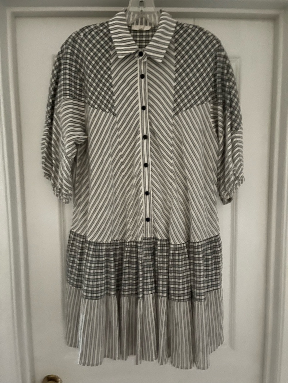 Easel Relaxed Fit Swing Dress w/ Pockets